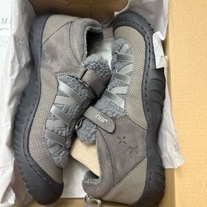 New In Box Jbu By Jambu Women’s Minnie Slip-on Trail Sneakers Fur Lined Size 8W